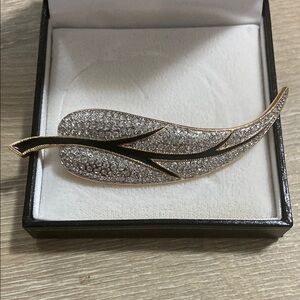 Vintage Butler Black Enamel & Crystals Gold Toned Leaf Brooch